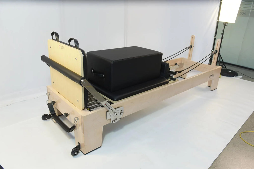 Studio maple reformer
